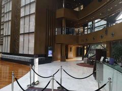 -上海滴水湖皇冠假日酒店