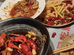 -肥肥虾庄·金牌油焖大虾(杨园滨江时代walk店)