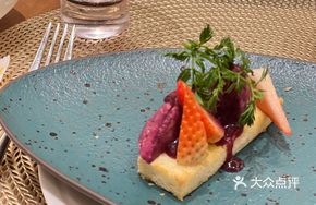 Bordeaux Red Wine and Blueberry Infused French Foie Gras