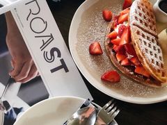 草莓松饼-ROAST coffee & eatery