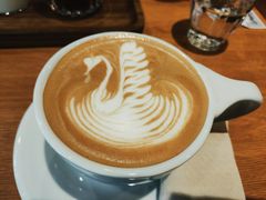 甜心草莓拿铁-ZING COFFEE 镜咖啡