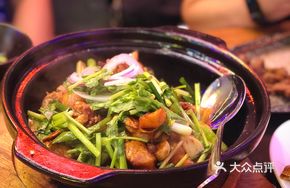 Signature Stir-Fried Free-Range Castrated Chicken Hot Pot