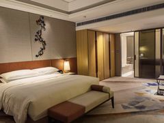 -广州天河希尔顿酒店