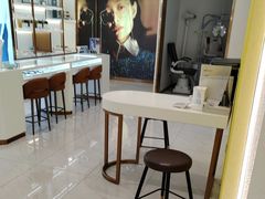 -J-Optical佳视明眼镜·蔡司视觉(青岛金茂览秀城店)