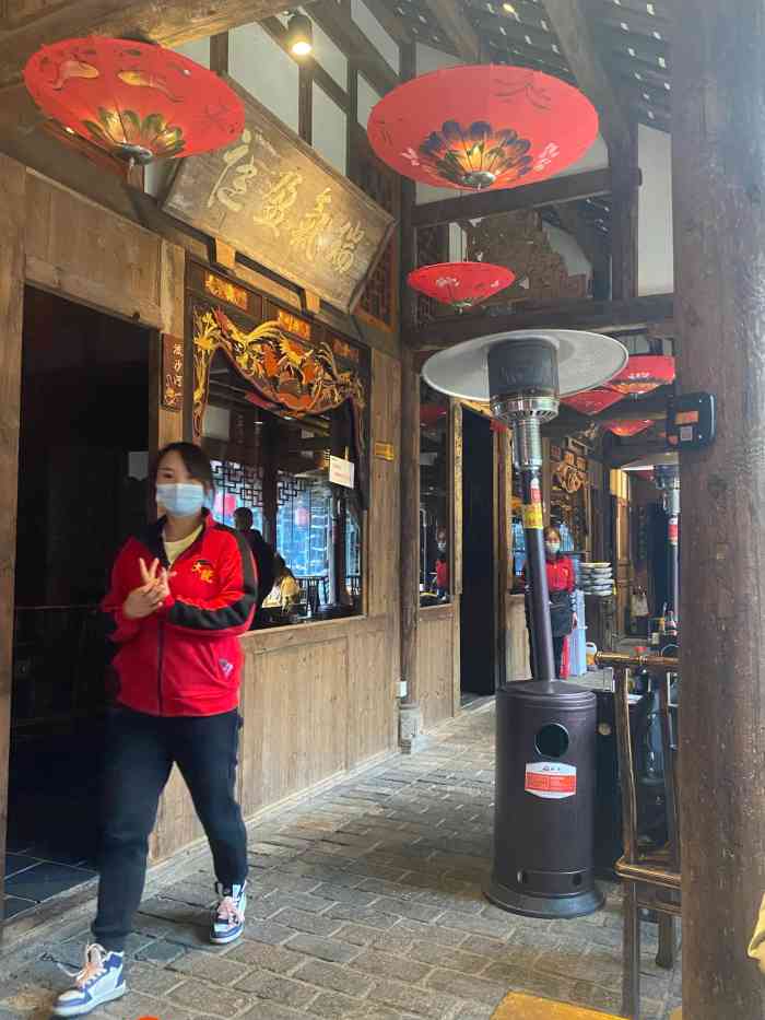 大院河·仙鱼庄(羊犀店)-"很不错的一家河鲜店.装修古香古色,看着不.