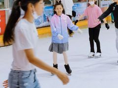 -正佳冰河湾真冰滑冰场