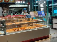 面包甜点陈列柜-炫方点心局(松江印象城店)