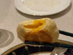 脆皮流沙包-皇朝会.经典传统粤菜(外滩店)