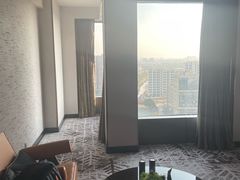 -上海虹桥西郊假日酒店