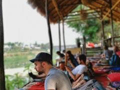 -乌托邦酒吧和餐厅