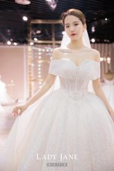 -Lady  Jane高端婚纱礼服馆