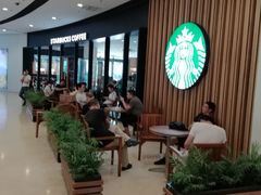等位区-星巴克臻选(莘庄仲盛店)