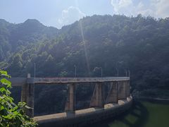 -燕子河大峡谷天坑仙境