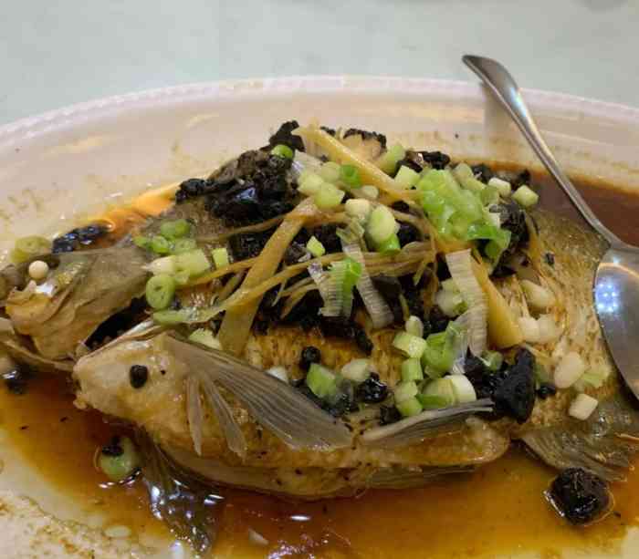 齐富客家王-"价格合理,味道过得去,但是人多,服务太混.