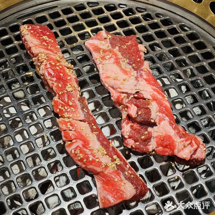 爱，就是一起吃肉！现在知道我多爱你了吧！