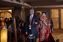 -LOVE SHINE婚纱·红鼎庄龙凤褂·妈妈装定制