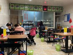 大堂-继红顺河抄手名小吃