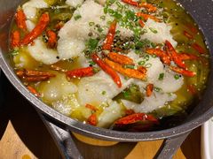 老坛地窖酸菜鱼-隔壁老王·家常云南菜(花巷店)