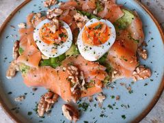 牛油果煮蛋吐司-RAC BAR(安福路店)