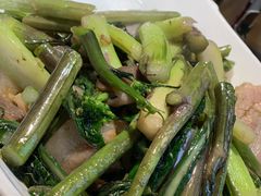 腊肉炒红菜苔-黄泥岗·地道湖北菜(奥特莱斯店)