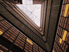 -上海虹桥中心爱琴海亚朵S酒店