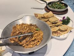 -海派美食·家宴海鲜青岛菜·石锅鲽鱼头(东方城店)