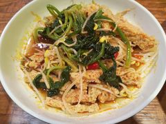 菠菜豆芽拌面筋-西域阿里马新疆菜·清真(桂花路店)