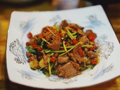 小炒黄牛肉-湘聚南县土菜馆(龙山二路店)