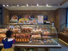 面包甜点陈列柜-巴黎贝甜·生日蛋糕(杭州文二路店)