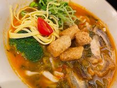 黄金脆皮猪五花面-陳八两面家(滨江天街店)