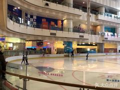 -冰纷万象滑冰场(二七万象城店)