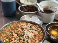 -正宗杨记普洱酸醋米线(总店)