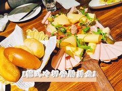-1886德国汽车餐厅(外滩十六铺码头店)