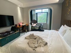 -泸州泸舍酒店(江阳区水井沟步行街店)