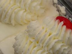 -红宝石·鲜奶小方·海派西点房(万航店)