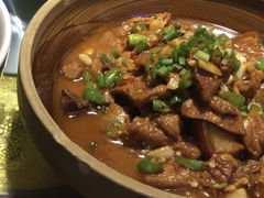 油豆腐焖红烧肉-屋里饭菜·湘菜馆(火车站店)