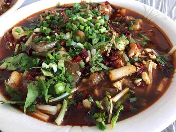 姐妹鱼庄-"店在太安这里,周围的太安鱼馆很多.这家比.