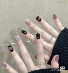 -安吉拉·纤纤玉指美甲美睫创意中心