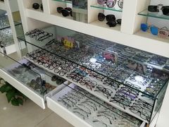-罗创丹阳眼镜(童卫路店)