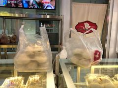 面包甜点陈列柜-白玉兰食品(汇联商厦店)