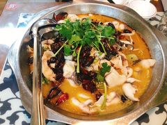 -何哥鲜鱼餐厅(龙湖花园店)