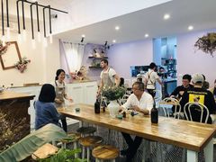 -FLOVIE FLORIST CAFE