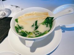 鱼汤鲜菌煮杂蔬-粤界(望京金辉店)