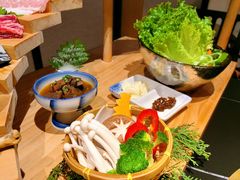 -山川小町·极番烧肉(新地假日广场店)