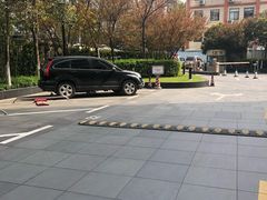 -飞洲国际广场-地下停车库