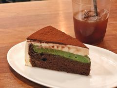 巧克力抹茶蛋糕-black rainbow coffee