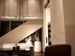 上海柏悦酒店外交官套房-客厅一角-上海柏悦酒店