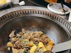 -锅老头海鲜铁锅炖