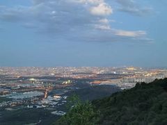 -鬼笑石后山停车场