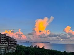 -三亚湾海居铂尔曼度假酒店